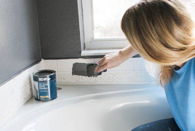 Боядисване на плочки за баня: добра или лоша идея?