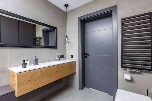 Изборът на врати за банята: Стил и функционалност