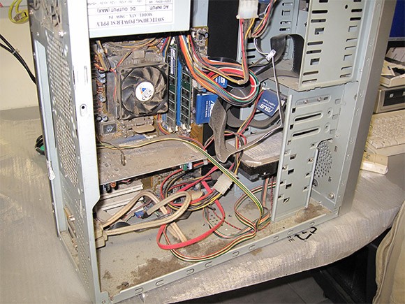Почистване на вентилатора на компютъра, за по-ефективно охаждане